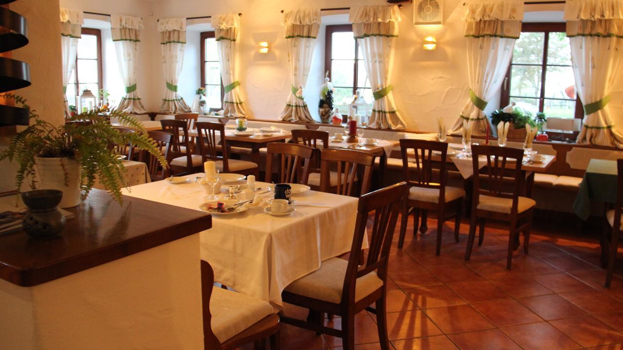 Hotel Alpenblick Riedering Buitenkant foto