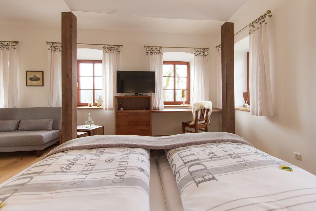 Hotel Alpenblick Riedering Buitenkant foto